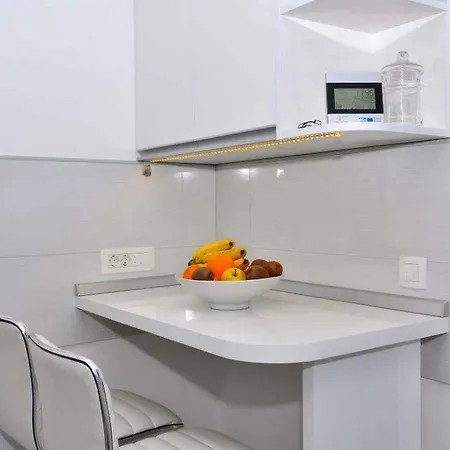 Angela - Apartman *