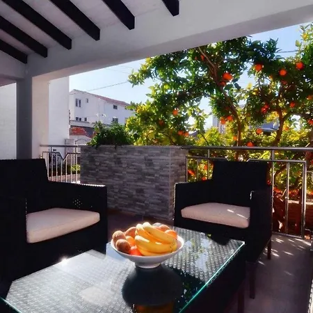 Apartman Angela - *