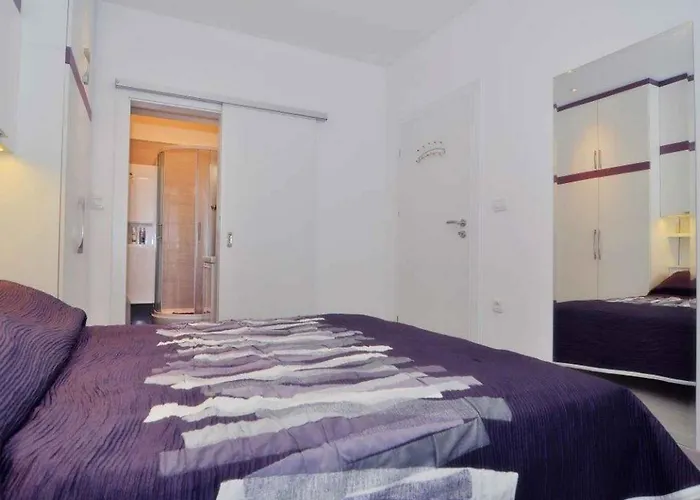 Апартаменты Angela - *