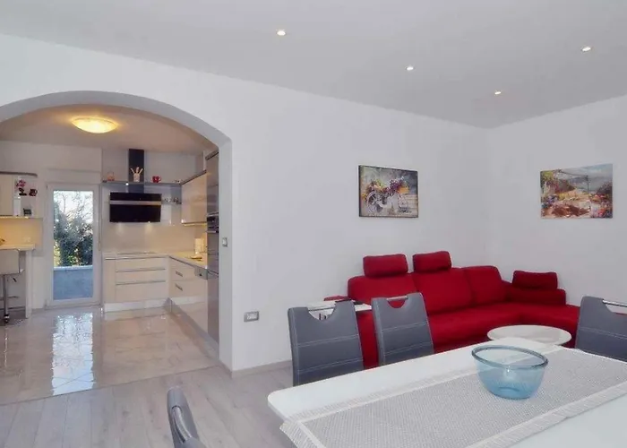 Angela - Apartament *
